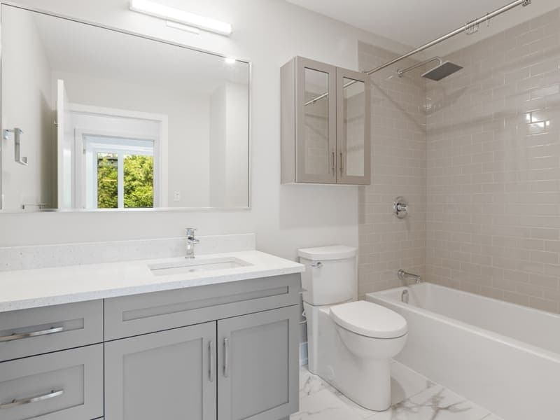 Empty bathroom before AI virtual staging